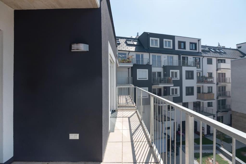 Апартаменты Neu Und Hell In Zentraler Ruhelage Mit Parkplatz Вена Экстерьер фото