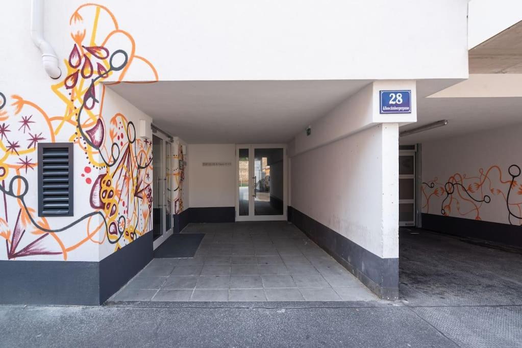Апартаменты Neu Und Hell In Zentraler Ruhelage Mit Parkplatz Вена Экстерьер фото