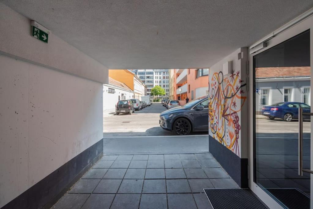 Апартаменты Neu Und Hell In Zentraler Ruhelage Mit Parkplatz Вена Экстерьер фото