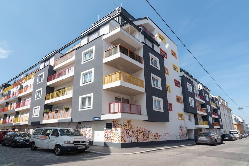 Апартаменты Neu Und Hell In Zentraler Ruhelage Mit Parkplatz Вена Экстерьер фото